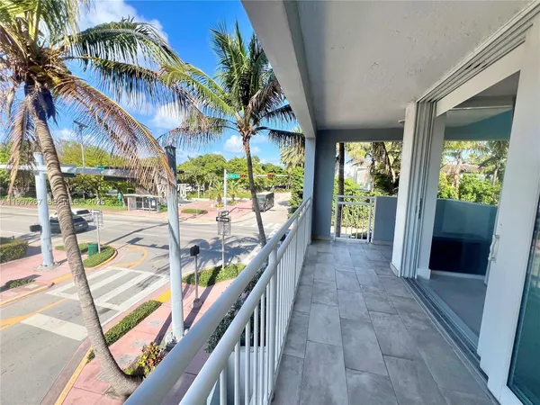 $3,700 | 7832 Collins Avenue, Unit 304, Miami Beach, FL 33141