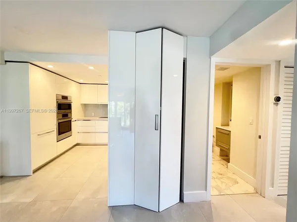 $3,700 | 7832 Collins Avenue, Unit 304, Miami Beach, FL 33141