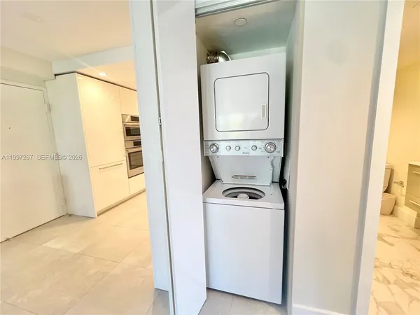 $3,700 | 7832 Collins Avenue, Unit 304, Miami Beach, FL 33141