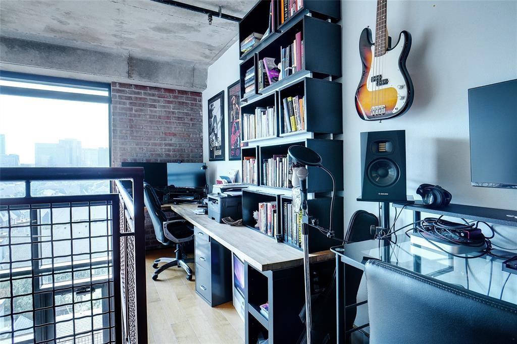 3110 Thomas Avenue, Unit 739 Dallas, TX 75204 - Photo 5 of 18 a view of work space with furniture