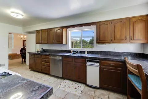 $599,500 | 245 Ann Street, Clarendon Hills, IL 60514