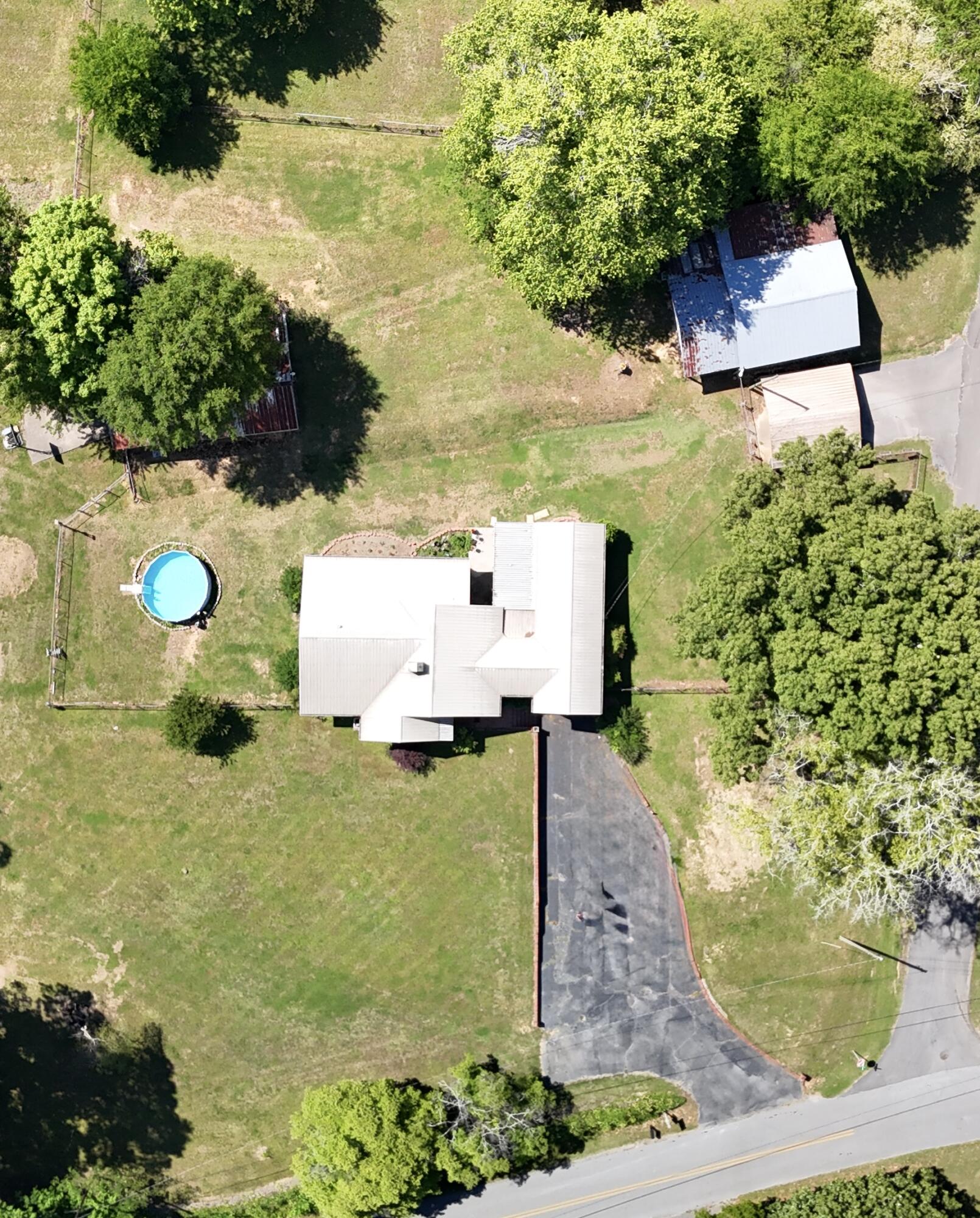 698 Edison Street Menlo, GA 30731 - Photo 5 of 50 dji_fly_20260505_111738_0110_17780030147