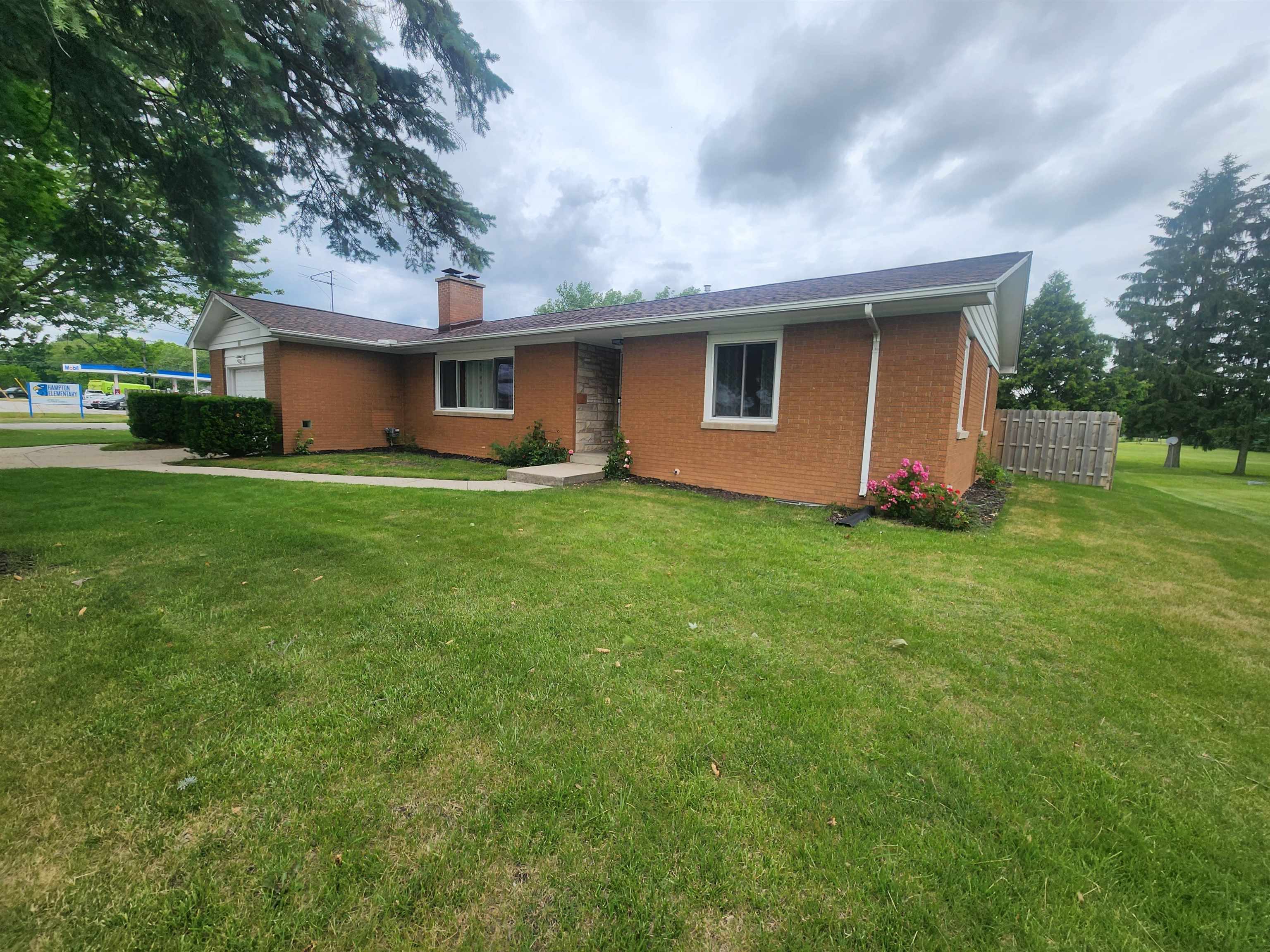 1974 West Youngs Ditch Road Bay City, MI 48708 - Photo 2 of 37