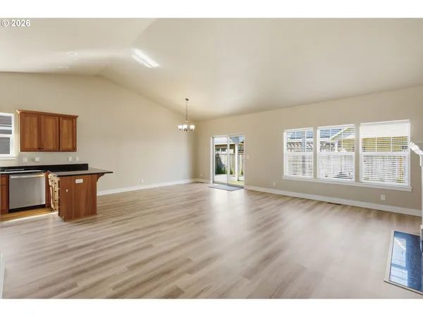 $499,900 | 956 Kaylee Avenue, Junction City, OR 97448