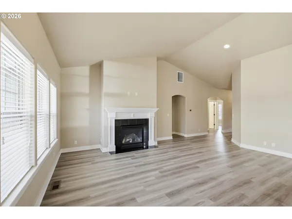 $499,900 | 956 Kaylee Avenue, Junction City, OR 97448