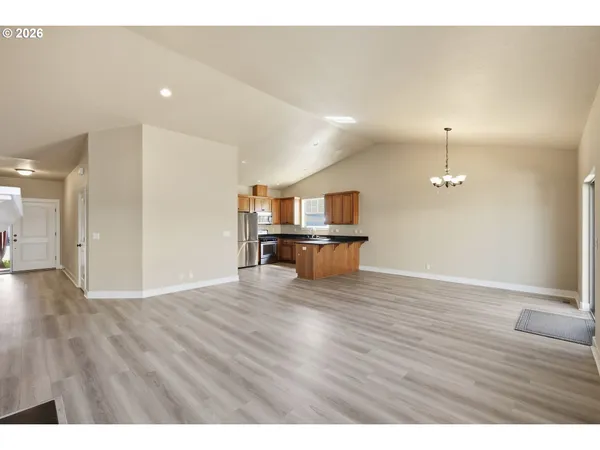 $499,900 | 956 Kaylee Avenue, Junction City, OR 97448