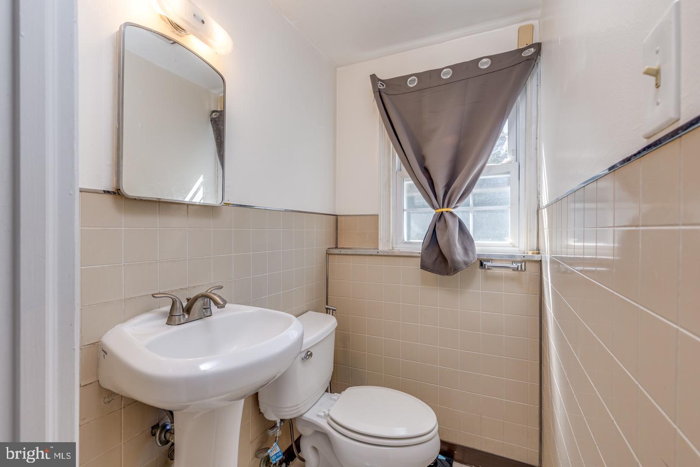 115 North Brookfield Road Cherry Hill, NJ 08034 - Photo 18 of 28 Half-Bathroom