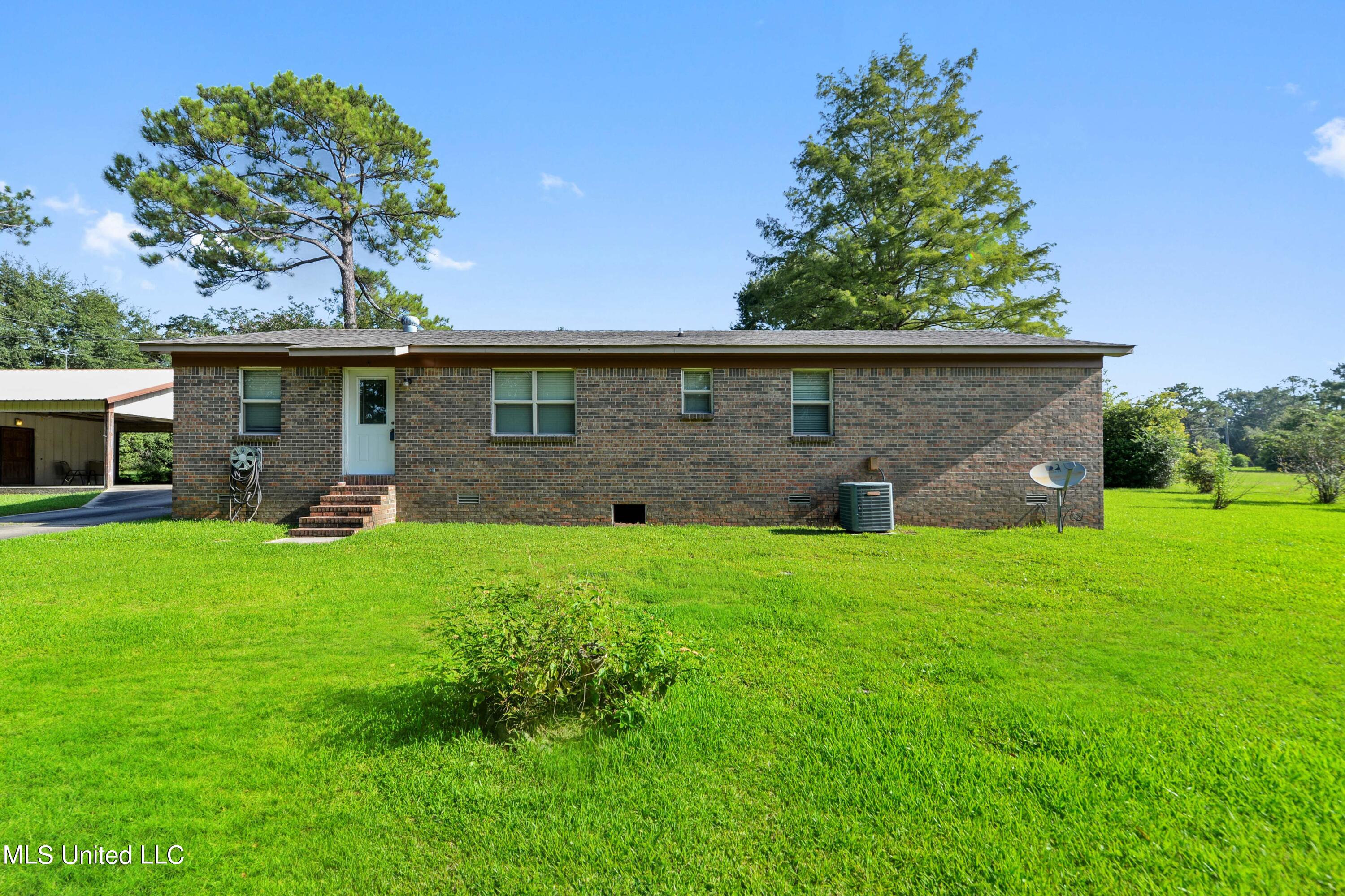 27377 West Dubuisson Road Pass Christian, MS 39571 - Photo 16 of 28 021