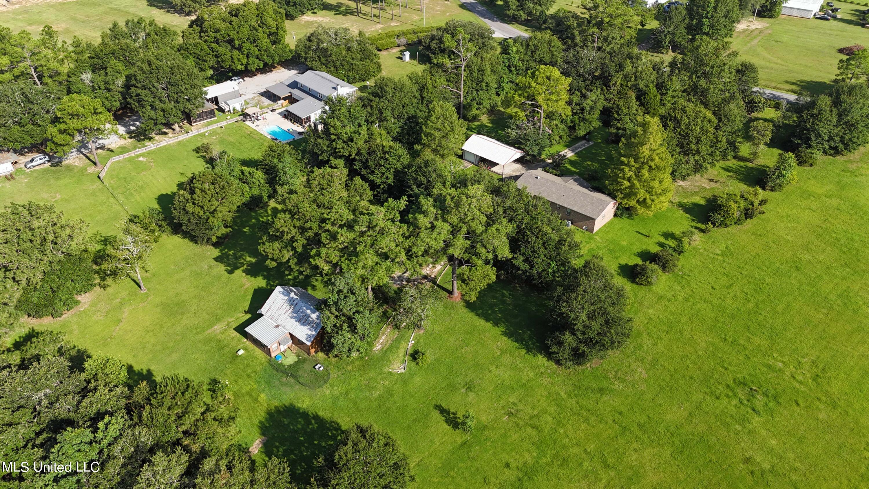 27377 West Dubuisson Road Pass Christian, MS 39571 - Photo 21 of 28 028