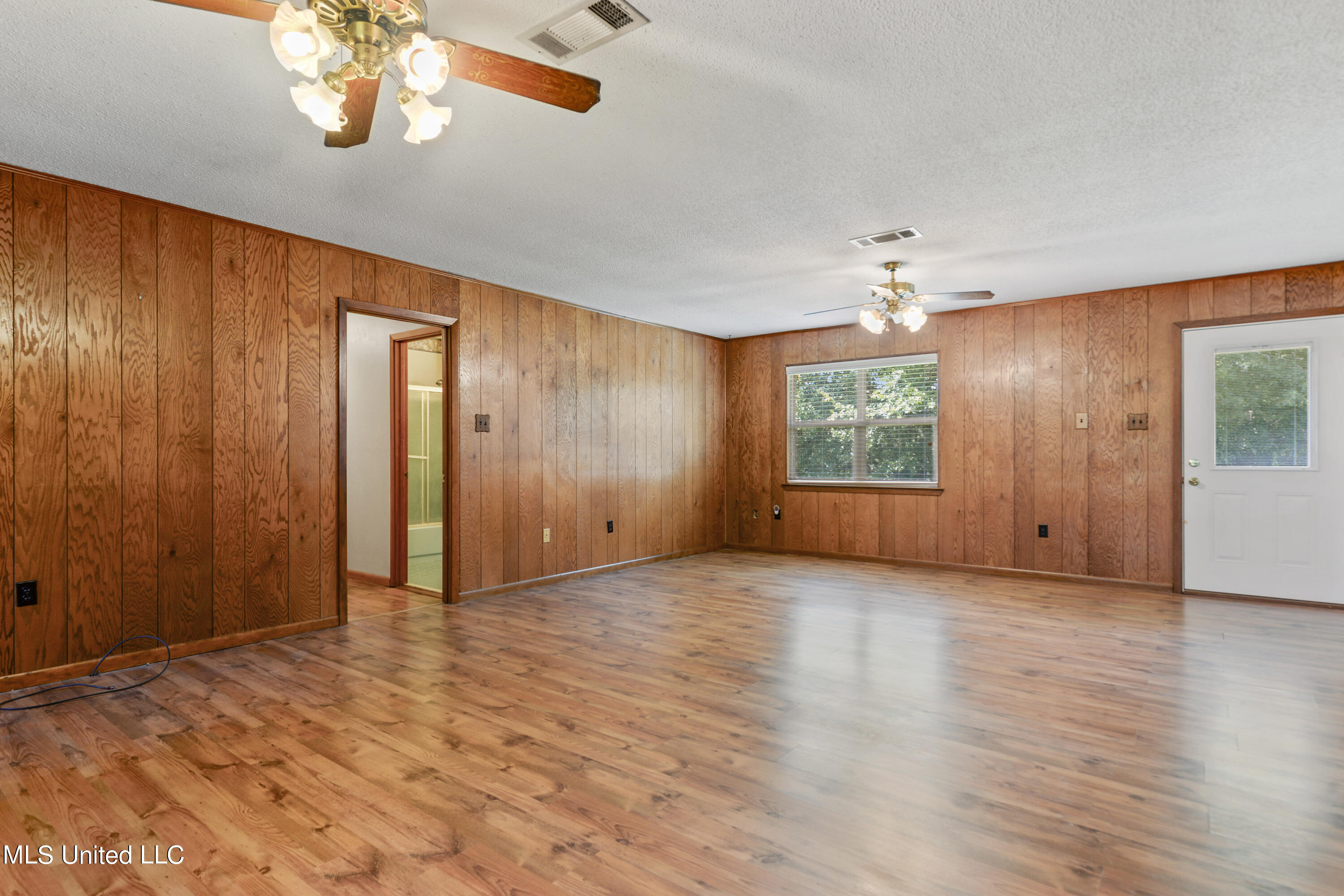 27377 West Dubuisson Road Pass Christian, MS 39571 - Photo 6 of 28 005