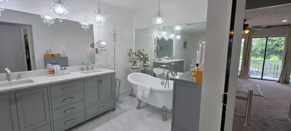 $1,099,000 | 147 Northeast Naranja Avenue, Port St. Lucie, FL 34983