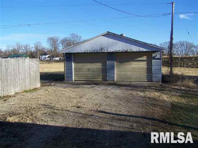 904 South Kickapoo Street Lincoln, IL 62656 - Photo 2 of 9 Gallery Image 2