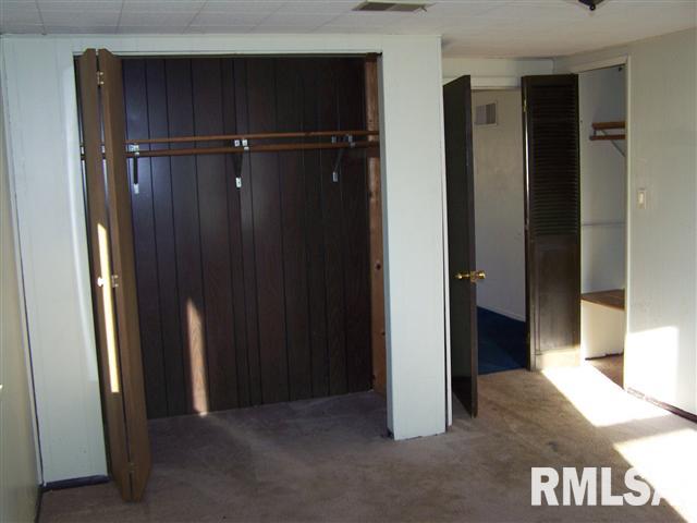 904 South Kickapoo Street Lincoln, IL 62656 - Photo 5 of 9 Gallery Image 5