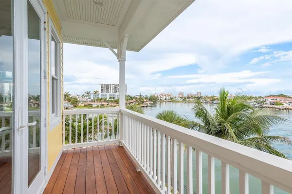 $3,950,000 | 442 Midway Island, Clearwater Beach, FL 33767