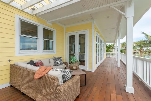 $3,950,000 | 442 Midway Island, Clearwater Beach, FL 33767