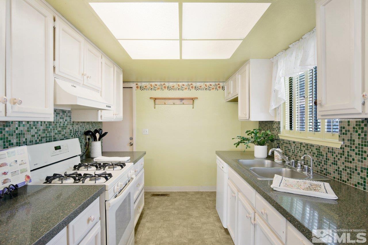 4960 Reggie Road Reno, NV 89502 - Photo 4 of 24 Photo 4