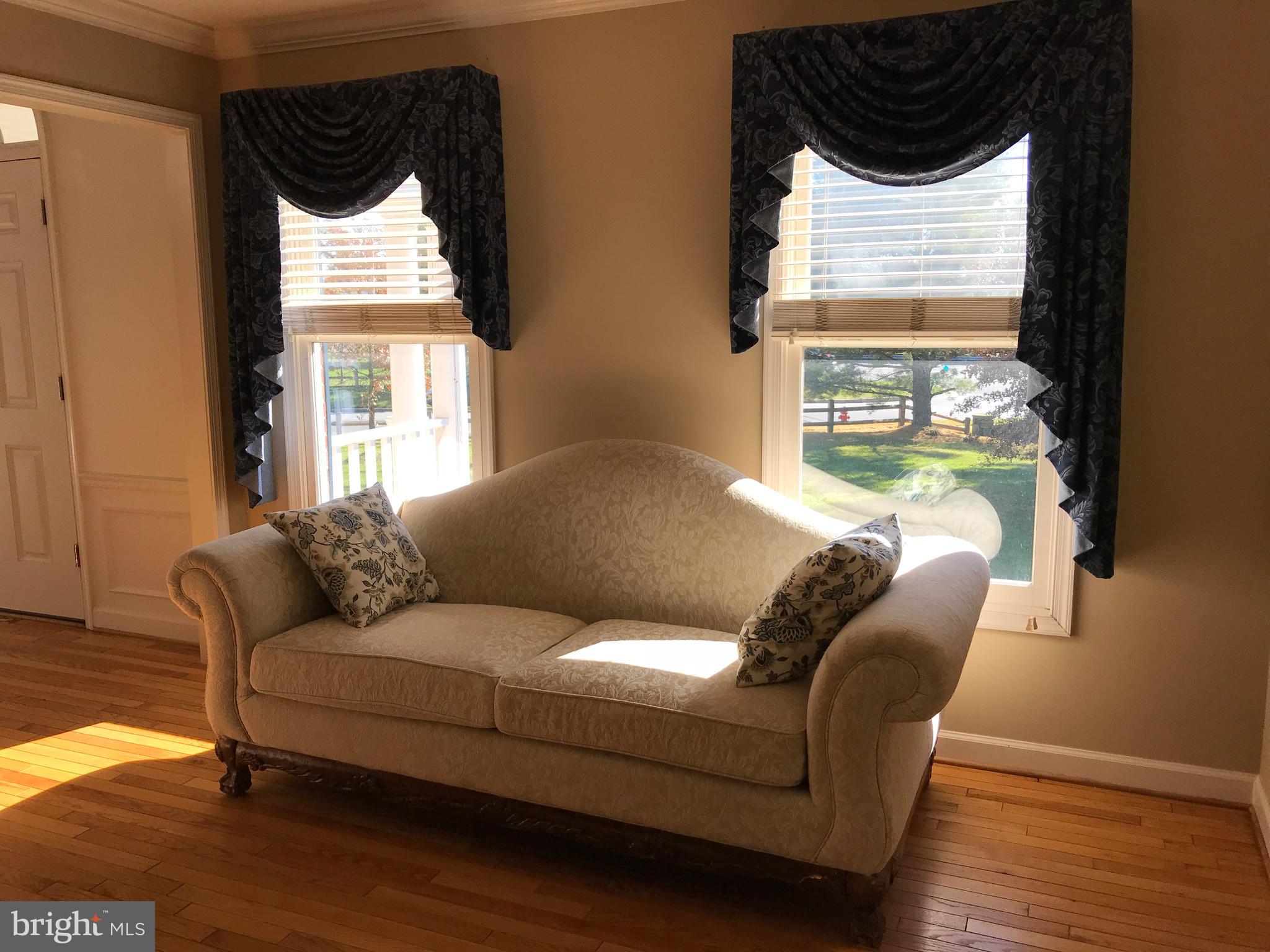 17000 Spates Hill Road Poolesville, MD 20837 - Photo 13 of 45 Living Room