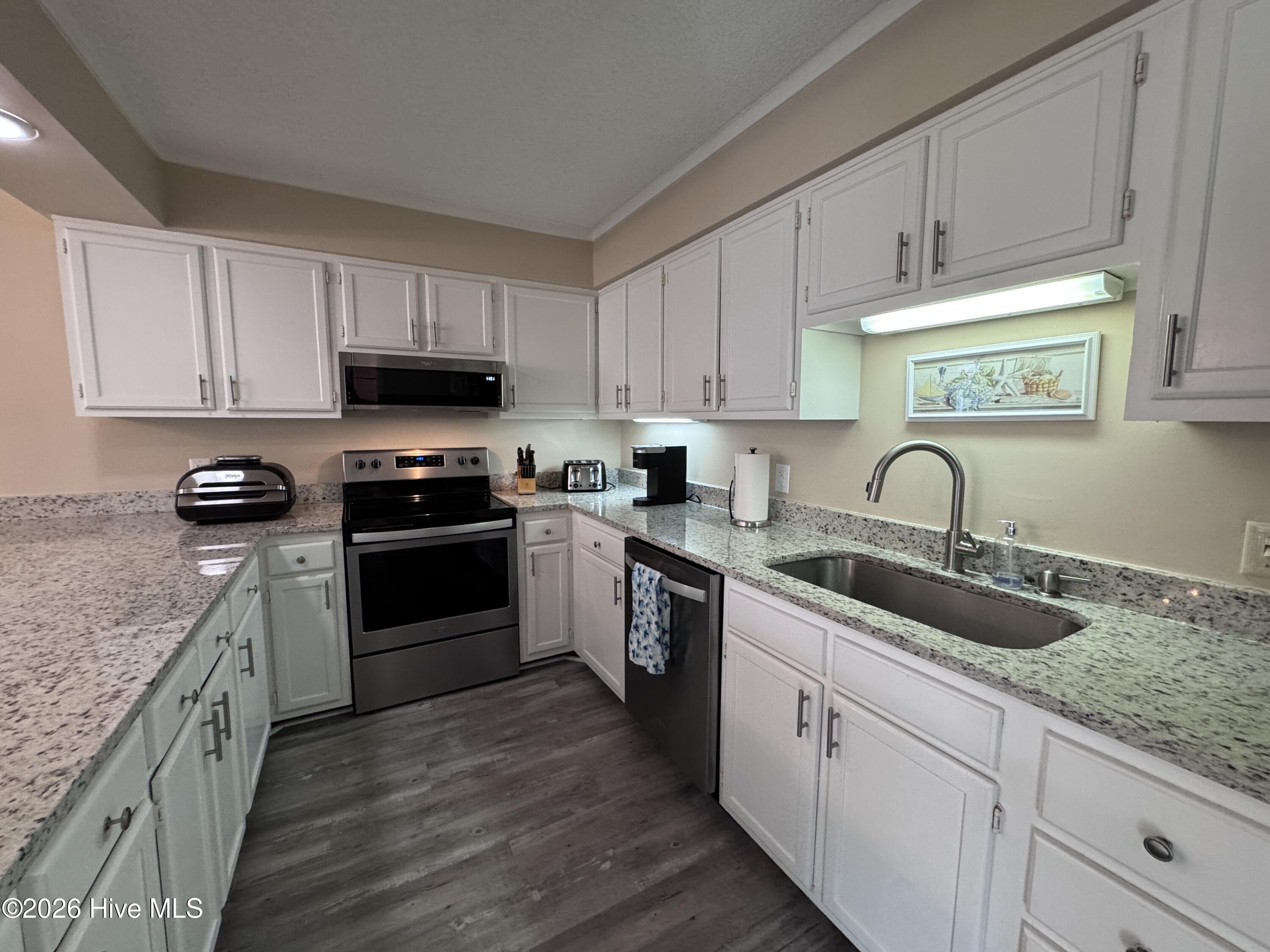 650 Salter Path Road, Unit 317 Pine Knoll Shores, NC 28512 - Photo 6 of 18 Kitchen (1)