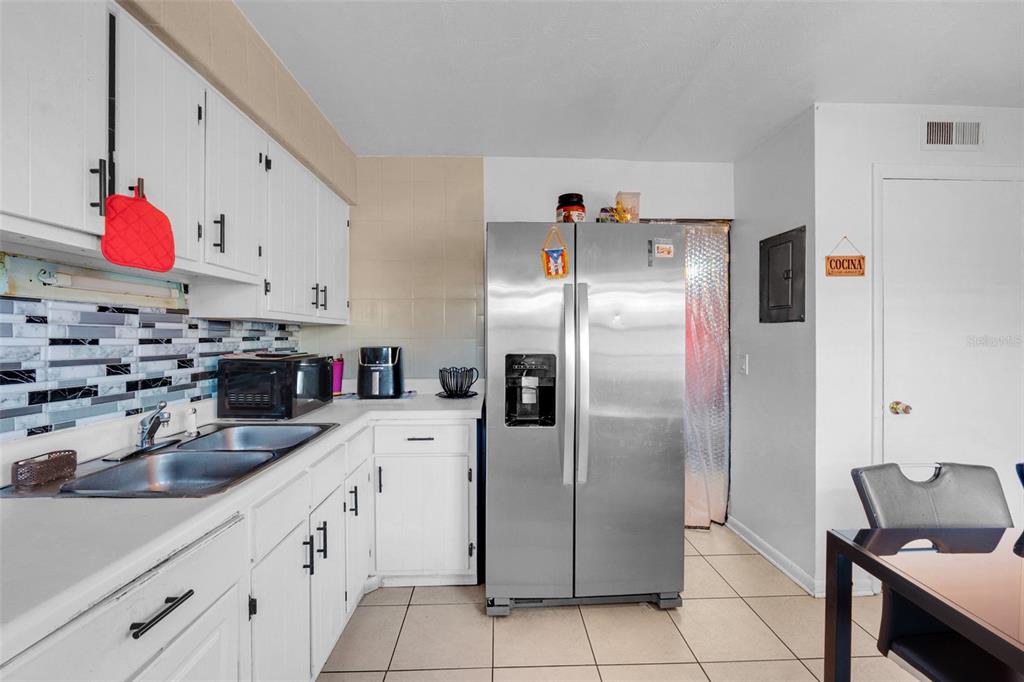 1605 West Oak Ridge Road, Unit A Orlando, FL 32809 - Photo 9 of 21 Gallery Image 9
