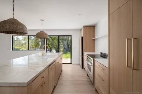 $2,395,000 | 16902 Via De Santa Fe, Unit 7, Rancho Santa Fe, CA 92091