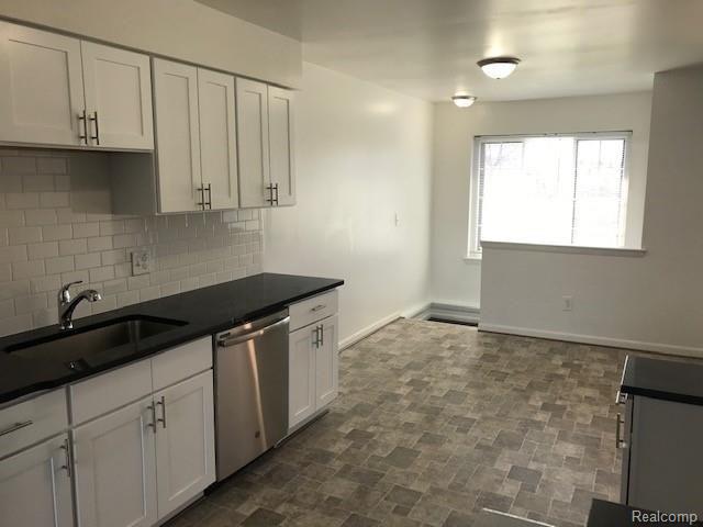 11547 Beaconsfield Road Washington, MI 48094 - Photo 3 of 24 IMG_2836.jpg
