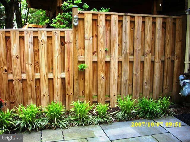 6822 Earthstar Court Springfield, VA 22152 - Photo 20 of 22 Beautiful Landscaping