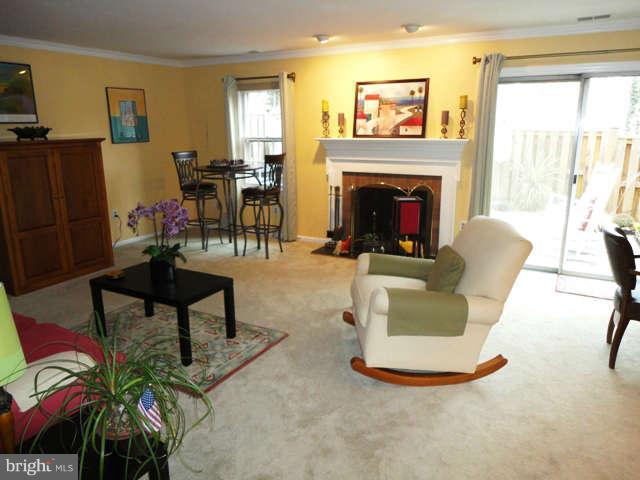 6822 Earthstar Court Springfield, VA 22152 - Photo 9 of 22 Family Room