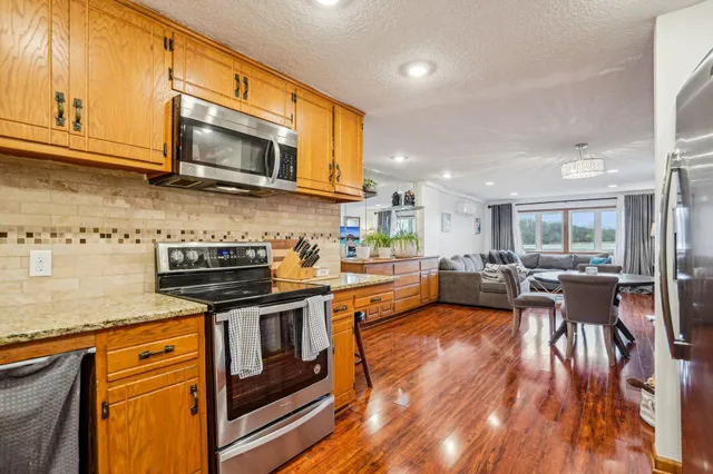 $659,500 | 6224 Red Oak Road, Mound, MN 55364