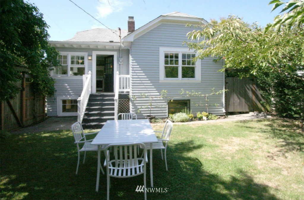 4102 Midvale Avenue North Seattle, WA 98103 - Photo 11 of 14 Gallery Image 11