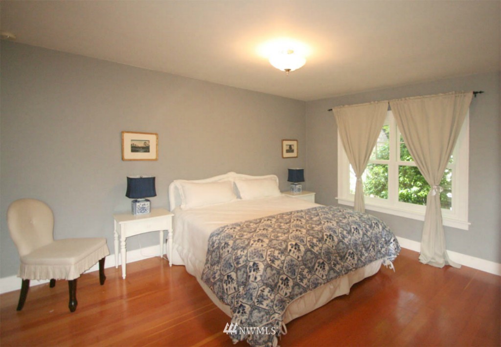 4102 Midvale Avenue North Seattle, WA 98103 - Photo 9 of 14 Gallery Image 9