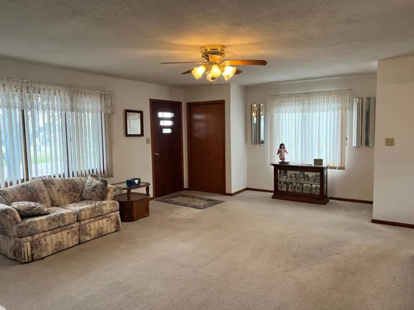 $184,500 | 207 Western Avenue, Madison, MN 56256