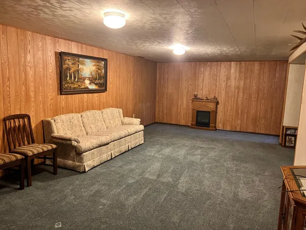 $184,500 | 207 Western Avenue, Madison, MN 56256