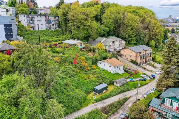$200,000 | 132 X 16th Avenue South, Seattle, WA 98122
