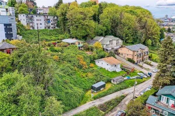 $200,000 | 132 X 16th Avenue South, Seattle, WA 98122