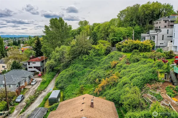 $200,000 | 132 X 16th Avenue South, Seattle, WA 98122