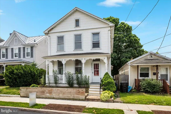 $359,999 | 307 East Piccadilly Street, Winchester, VA 22601