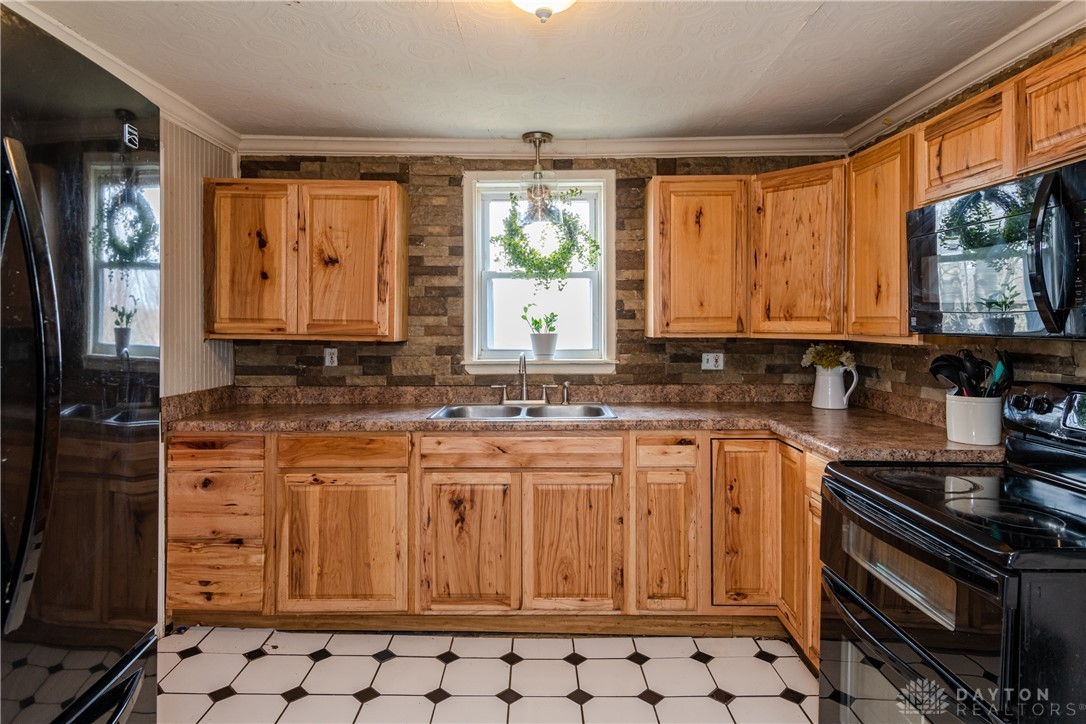 1056 Hook Road Xenia, OH 45385 - Photo 10 of 31 Gallery Image 10