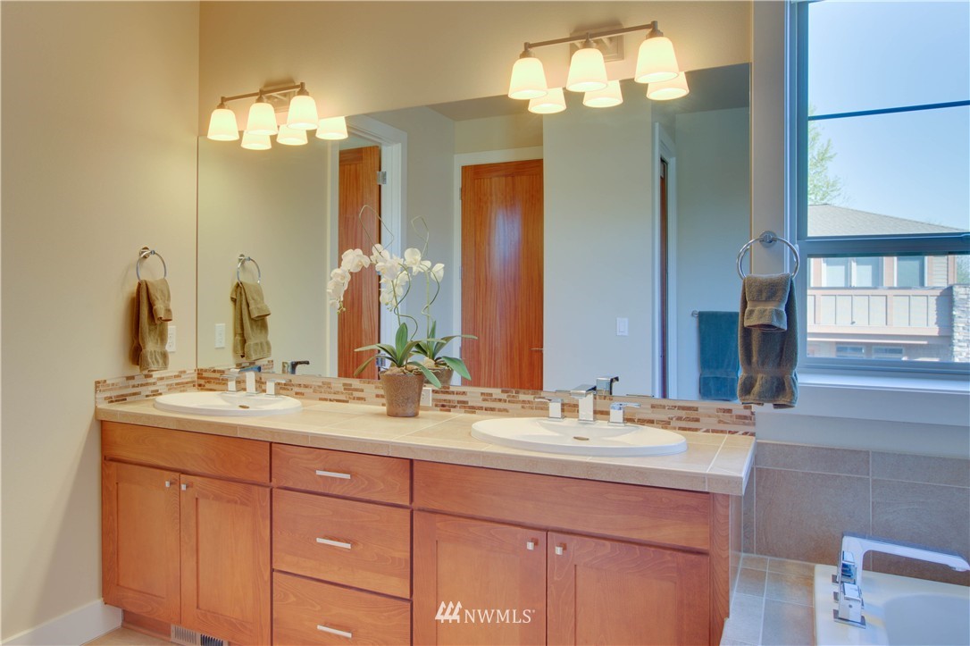 1223 North 42nd Place Renton, WA 98056 - Photo 15 of 25
