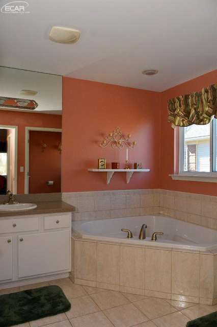 2359 East Cook Road Grand Blanc, MI 48439 - Photo 16 of 31 20433074-15.JPG