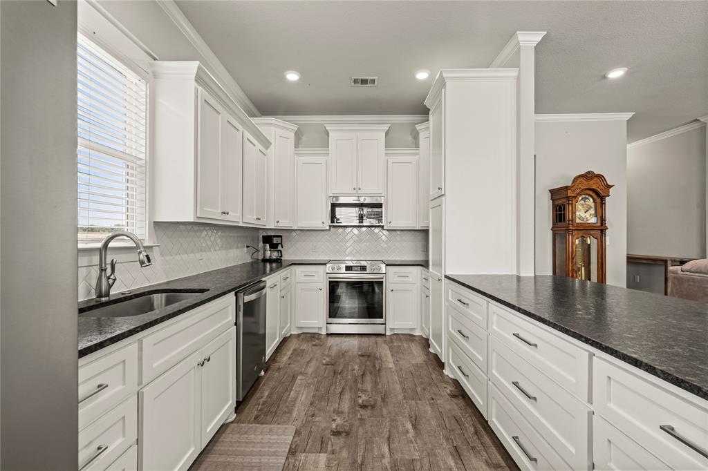 225 Swan Lake Waco, TX 76708 - Photo 7 of 24 Gallery Image 7