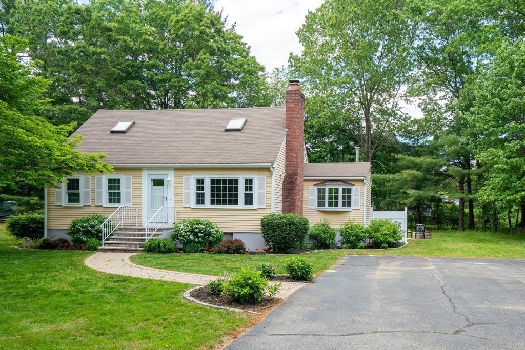 578 North Road Sudbury, MA 01776 - Photo 2 of 28 Gallery Image 2