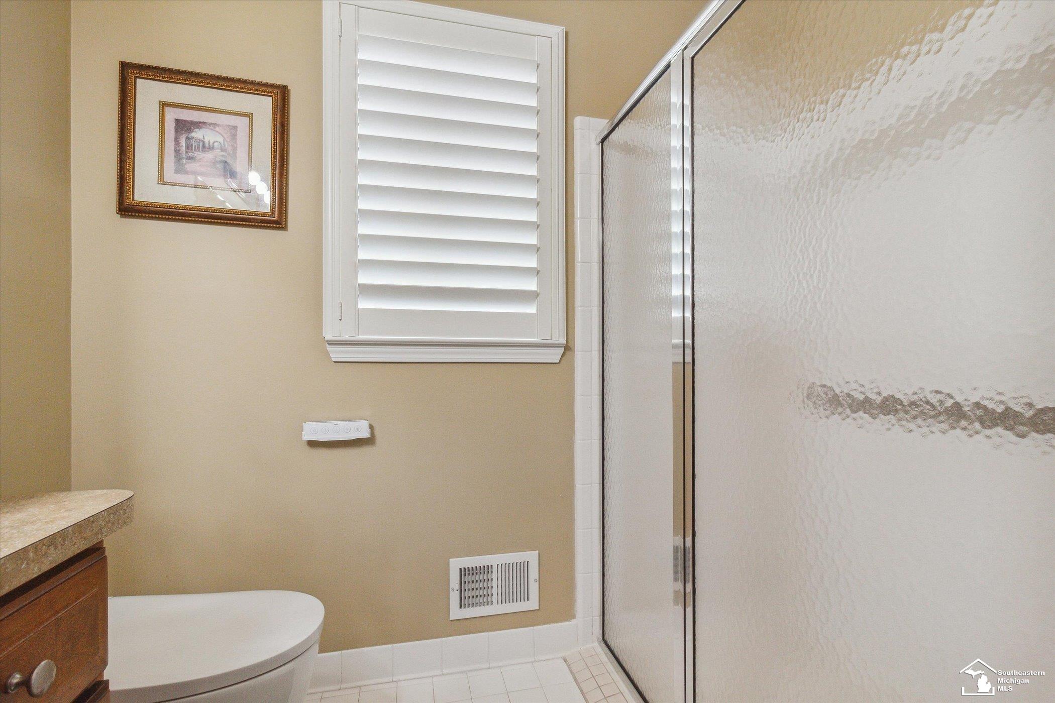 21508 Raintree Drive Macomb, MI 48044 - Photo 34 of 62 50115305-33.JPG