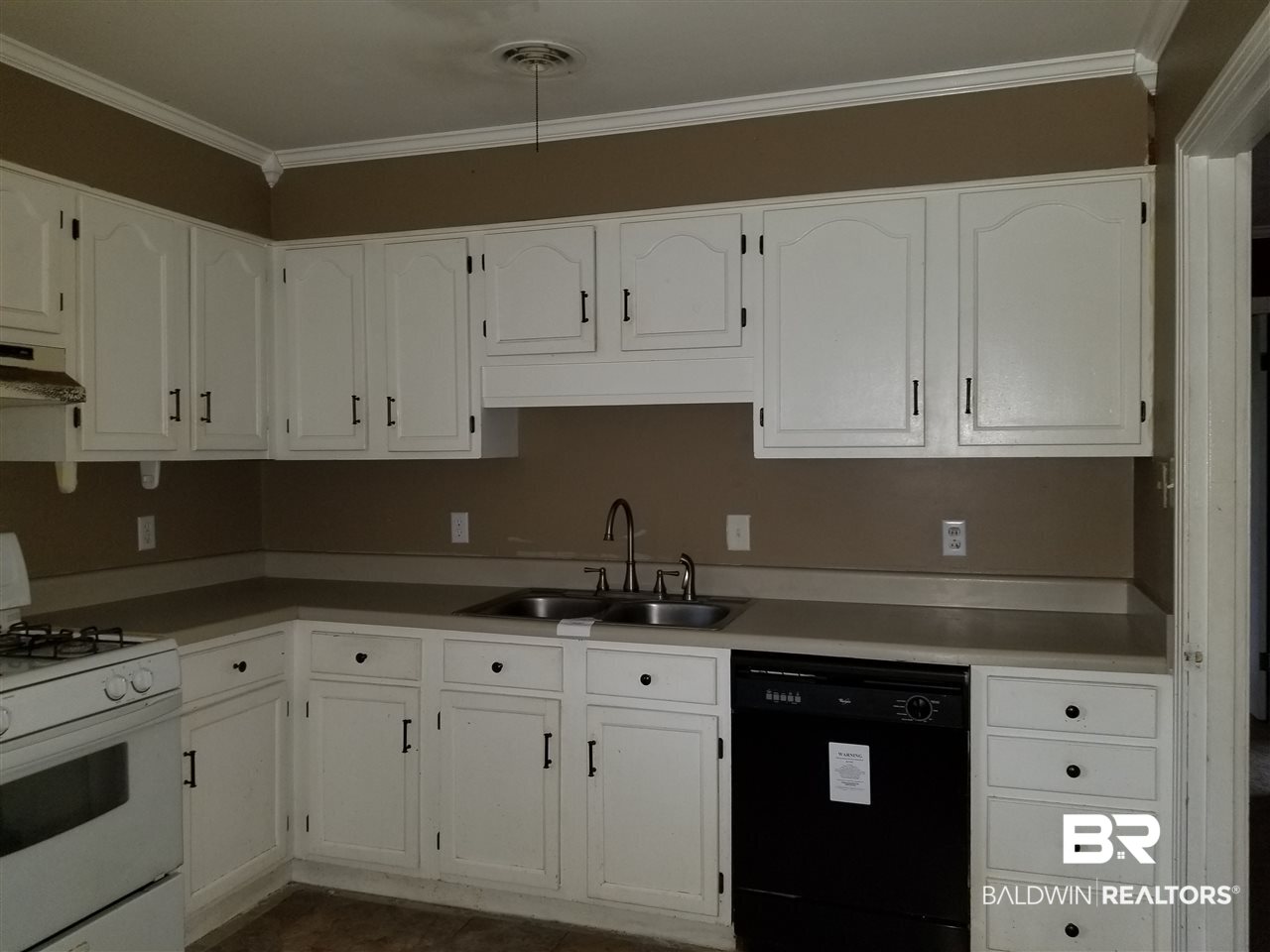 763 Grand Boulevard Chickasaw, AL 36611 - Photo 2 of 11