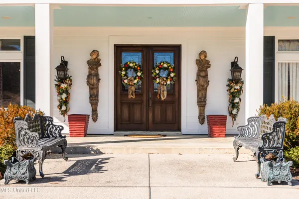 $1,100,000 | 4161 Misty Oaks Lane, Nesbit, MS 38651