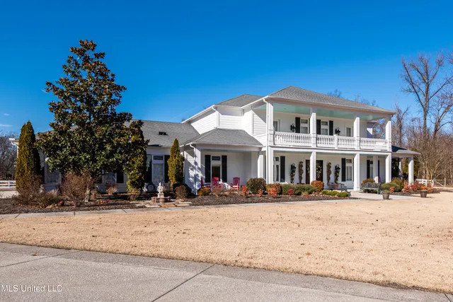 $1,100,000 | 4161 Misty Oaks Lane, Nesbit, MS 38651