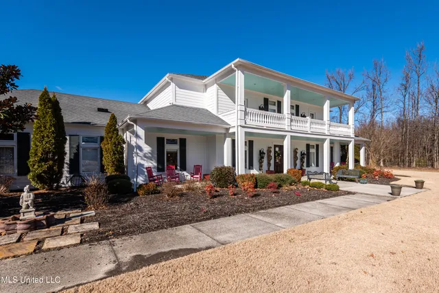 $1,100,000 | 4161 Misty Oaks Lane, Nesbit, MS 38651