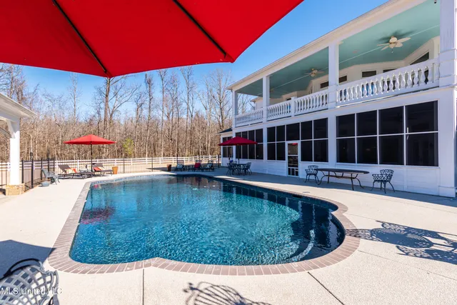 $1,100,000 | 4161 Misty Oaks Lane, Nesbit, MS 38651