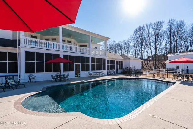 $1,100,000 | 4161 Misty Oaks Lane, Nesbit, MS 38651