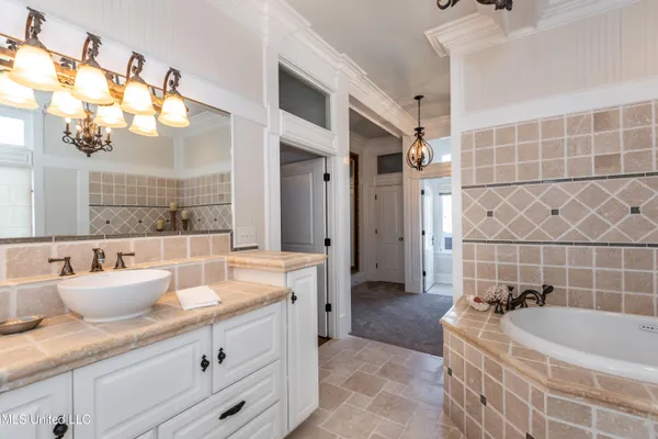 $1,100,000 | 4161 Misty Oaks Lane, Nesbit, MS 38651