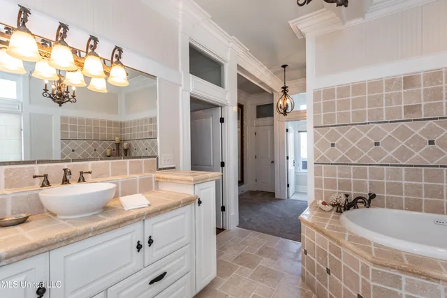 $1,100,000 | 4161 Misty Oaks Lane, Nesbit, MS 38651